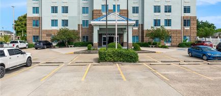 Comfort Suites Exterior