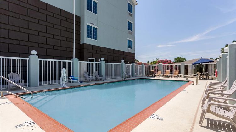 Comfort Suites Pool