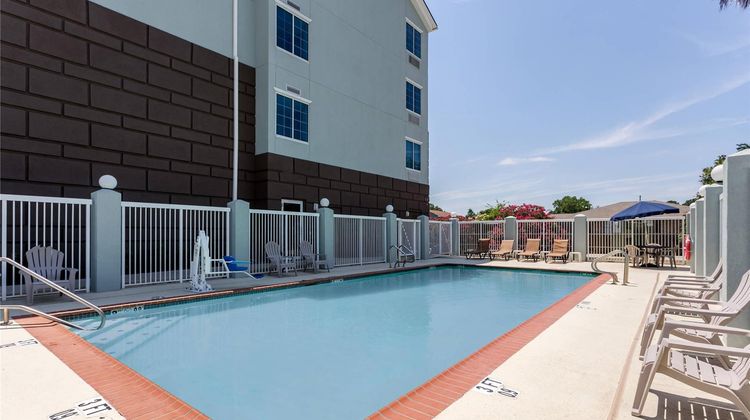 Comfort Suites Pool