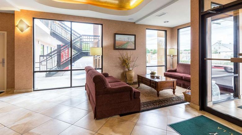 <b>Quality Inn of Alexandria Lobby</b>. Images powered by <a href="https://iceportal.shijigroup.com/" title="IcePortal" target="_blank">IcePortal</a>.