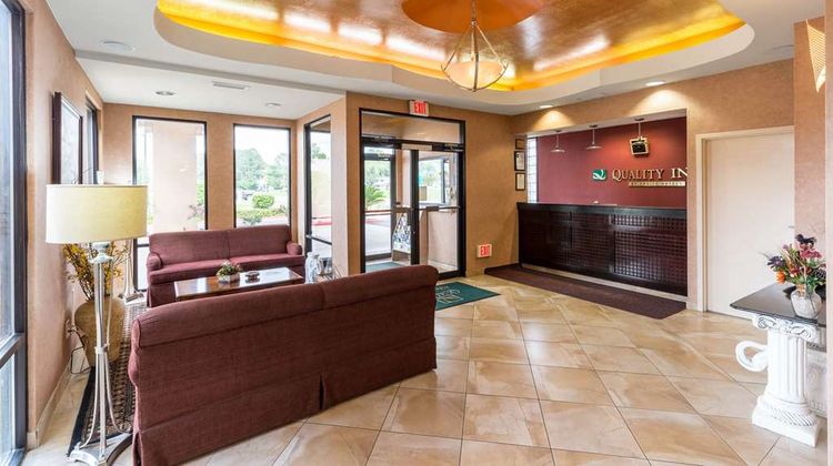 Quality Inn of Alexandria Lobby