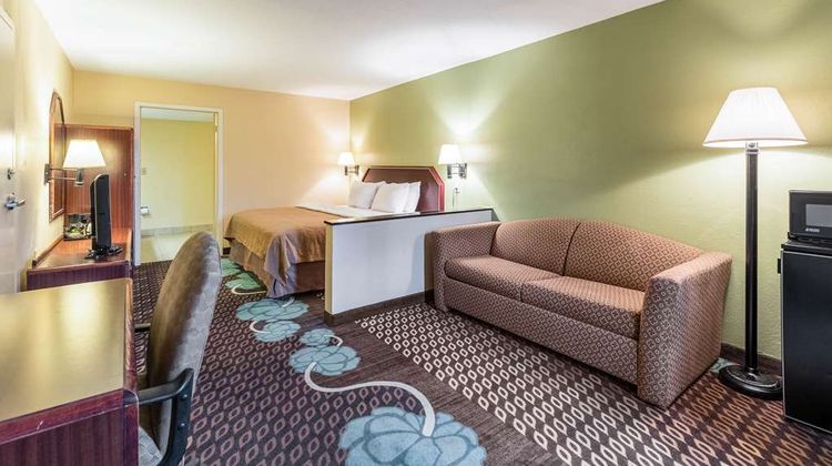 Quality Inn of Alexandria Suite