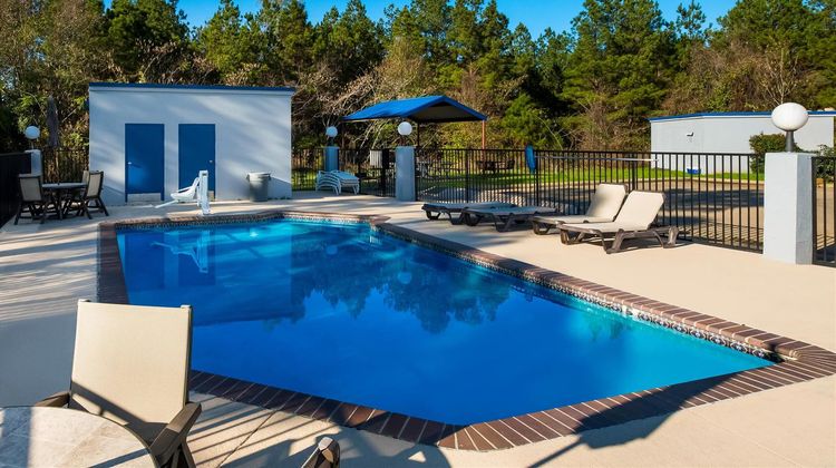 Quality Inn Natchitoches Pool