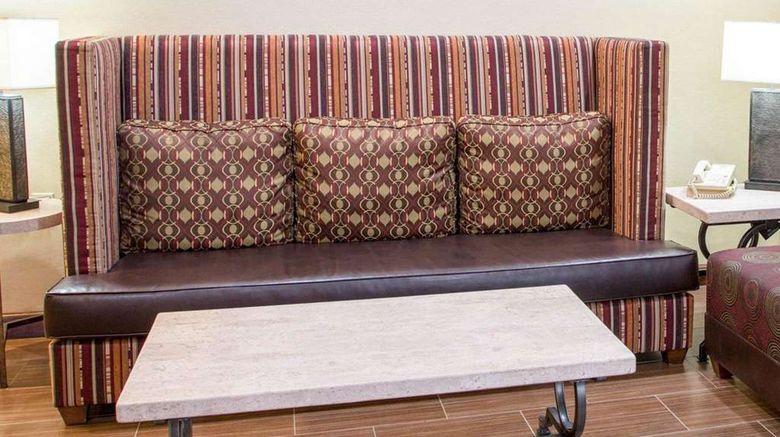 <b>Comfort Inn Lobby</b>. Images powered by <a href="https://iceportal.shijigroup.com/" title="IcePortal" target="_blank">IcePortal</a>.