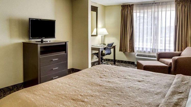 Quality Suites Baton Rouge Room