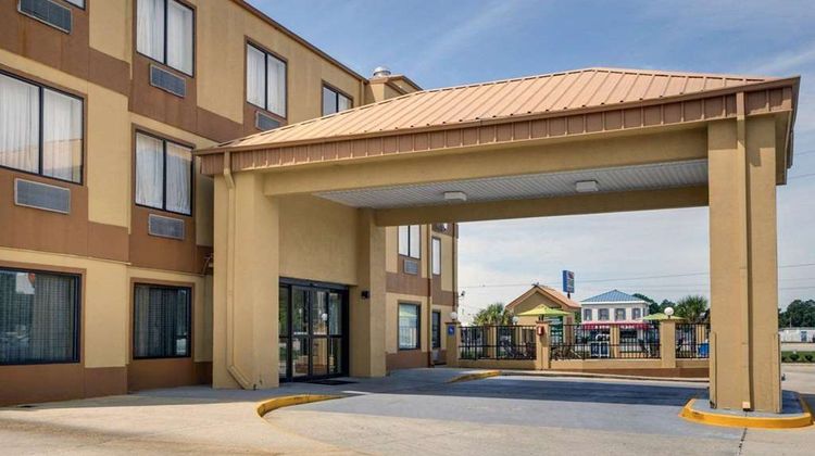 Quality Suites Baton Rouge Exterior