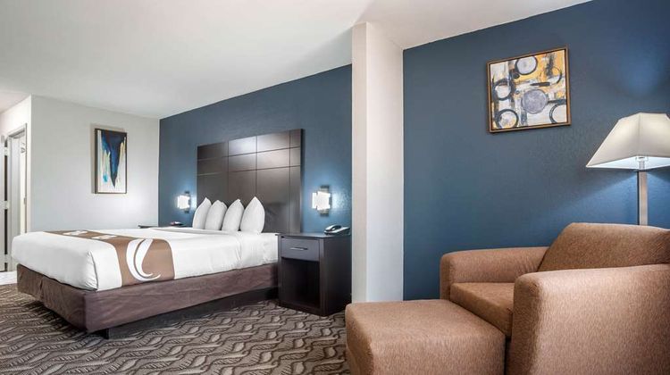 Quality Suites Baton Rouge Suite