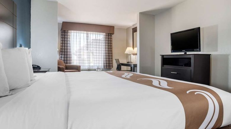 <b>Quality Suites Baton Rouge Suite</b>. Images powered by <a href="https://iceportal.shijigroup.com/" title="IcePortal" target="_blank">IcePortal</a>.