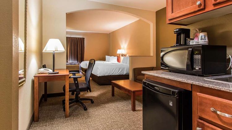 Quality Suites of New Iberia Suite