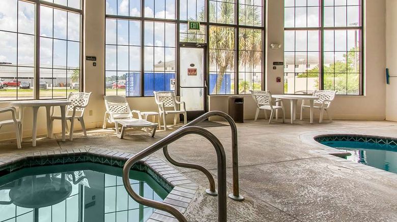 <b>Quality Suites of New Iberia Pool</b>. Images powered by <a href="https://iceportal.shijigroup.com/" title="IcePortal" target="_blank">IcePortal</a>.