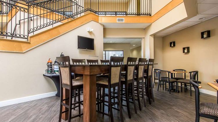 Quality Suites of New Iberia Restaurant
