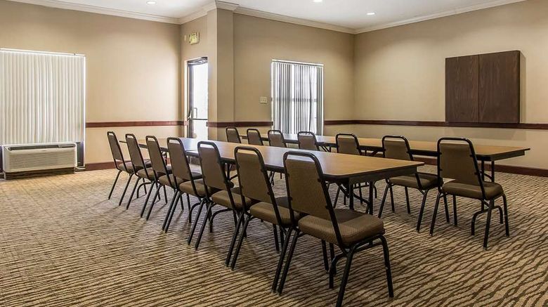 <b>Quality Suites of New Iberia Meeting</b>. Images powered by <a href="https://iceportal.shijigroup.com/" title="IcePortal" target="_blank">IcePortal</a>.