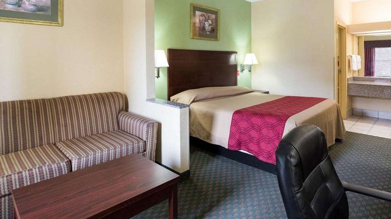 <b>Rodeway Inn & Suites Room</b>. Images powered by <a href="https://iceportal.shijigroup.com/" title="IcePortal" target="_blank">IcePortal</a>.