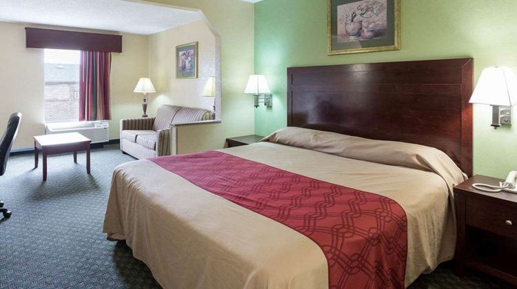 Rodeway Inn & Suites Suite