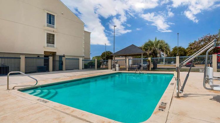 Comfort Suites Pool