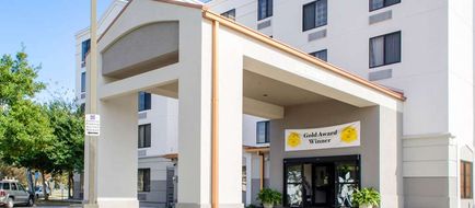 Sleep Inn & Suites Exterior