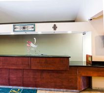 Quality Inn & Suites Lake Charles Lobby