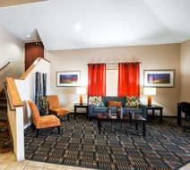 Quality Inn & Suites Lake Charles Lobby