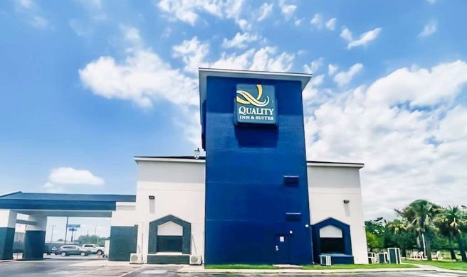 Quality Inn & Suites Lake Charles Exterior