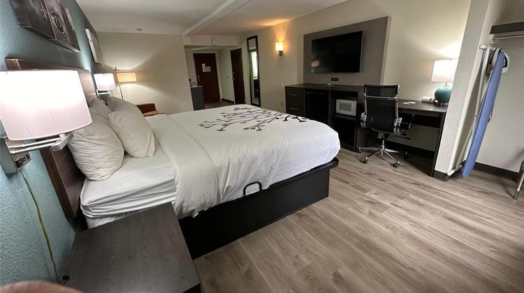 Sleep Inn & Suites Suite