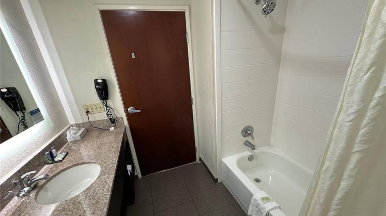 <b>Sleep Inn & Suites Room</b>. Images powered by <a href="https://iceportal.shijigroup.com/" title="IcePortal" target="_blank">IcePortal</a>.