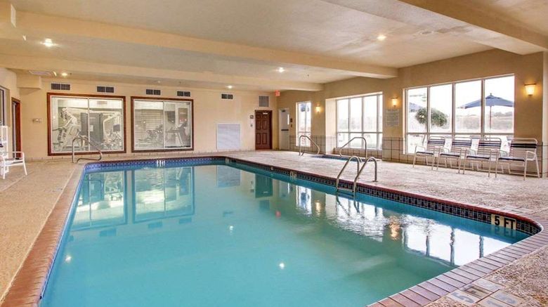 <b>Clarion Suites Riverfront Vidalia Pool</b>. Images powered by <a href="https://iceportal.shijigroup.com/" title="IcePortal" target="_blank">IcePortal</a>.