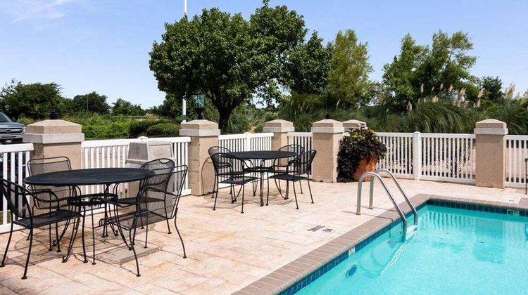 Comfort Inn Pool