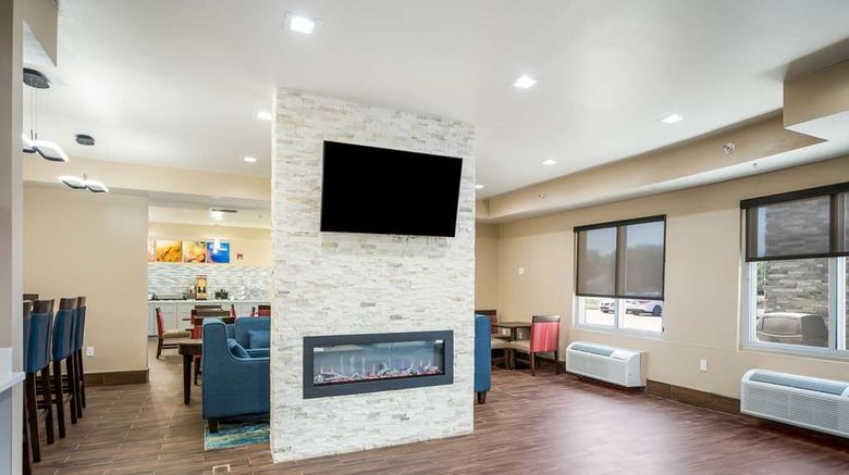 <b>Comfort Inn Lobby</b>. Images powered by <a href="https://iceportal.shijigroup.com/" title="IcePortal" target="_blank">IcePortal</a>.