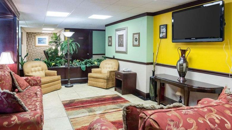 <b>Quality Inn Shreveport Lobby</b>. Images powered by <a href="https://iceportal.shijigroup.com/" title="IcePortal" target="_blank">IcePortal</a>.