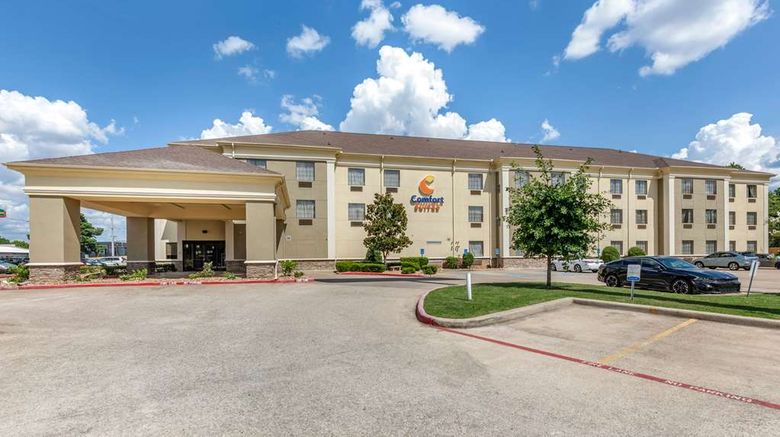 Comfort Suites Exterior. Images powered by <a href="https://iceportal.shijigroup.com" target="_blank" rel="noopener">Ice Portal</a>.