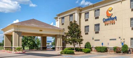 Comfort Suites Exterior