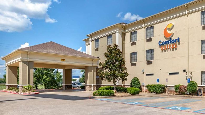 <b>Comfort Suites Exterior</b>. Images powered by <a href="https://iceportal.shijigroup.com/" title="IcePortal" target="_blank">IcePortal</a>.