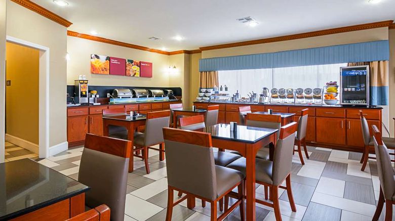 <b>Comfort Suites Restaurant</b>. Images powered by <a href="https://iceportal.shijigroup.com/" title="IcePortal" target="_blank">IcePortal</a>.
