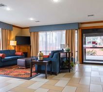 Comfort Suites Lobby