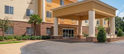 Comfort Suites Exterior