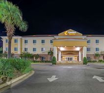 Comfort Suites Exterior