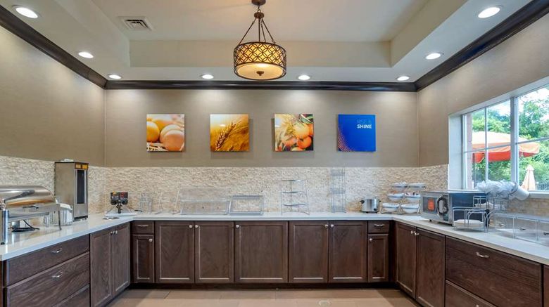 <b>Comfort Suites Restaurant</b>. Images powered by <a href="https://iceportal.shijigroup.com/" title="IcePortal" target="_blank">IcePortal</a>.