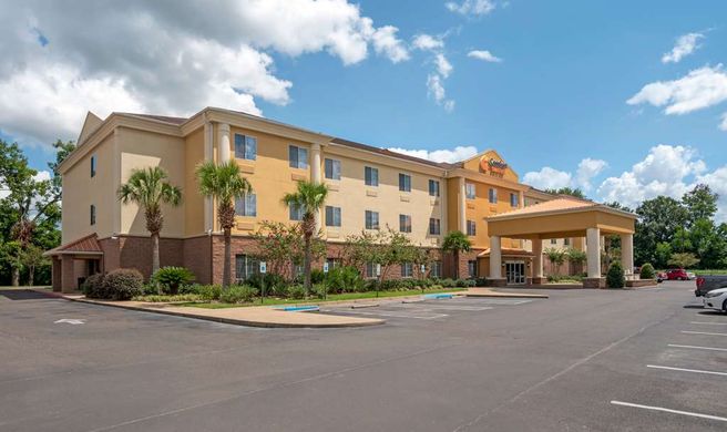 Comfort Suites Exterior