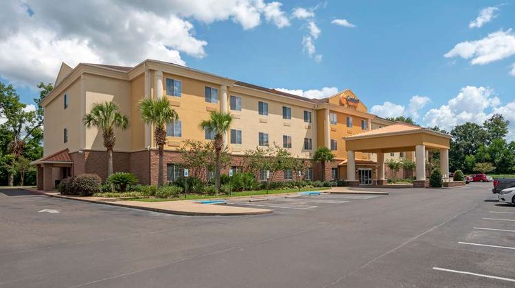 Comfort Suites Exterior