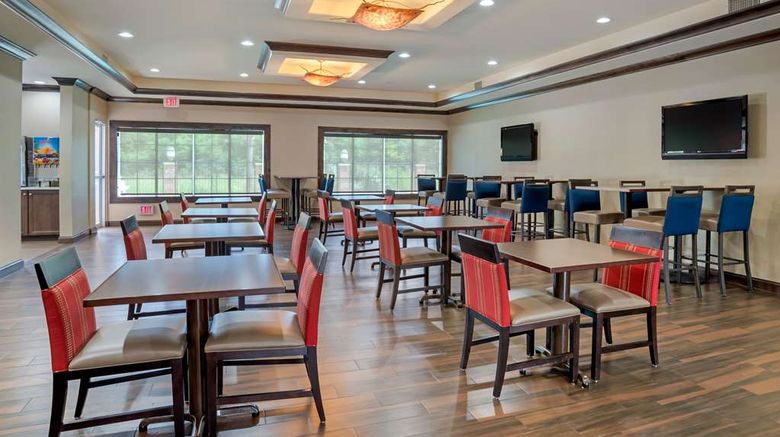 <b>Comfort Suites Restaurant</b>. Images powered by <a href="https://iceportal.shijigroup.com/" title="IcePortal" target="_blank">IcePortal</a>.