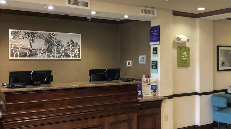 <b>Sleep Inn & Suites Lobby</b>. Images powered by <a href="https://iceportal.shijigroup.com/" title="IcePortal" target="_blank">IcePortal</a>.