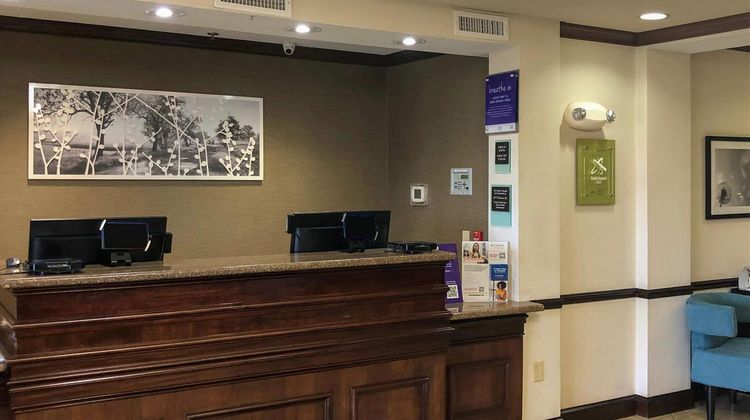 Sleep Inn & Suites Lobby