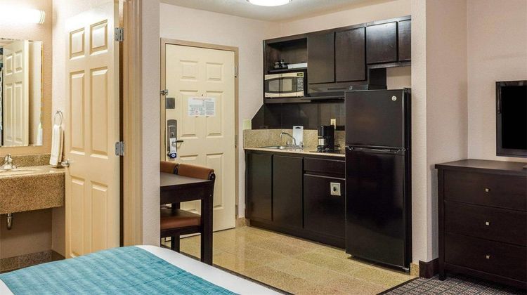 Suburban Studios Room
