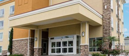 Comfort Suites Exterior