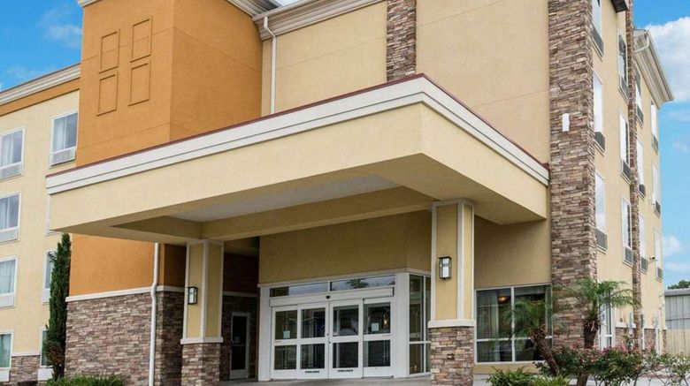 <b>Comfort Suites Exterior</b>. Images powered by <a href="https://iceportal.shijigroup.com/" title="IcePortal" target="_blank">IcePortal</a>.