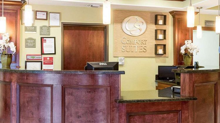 Comfort Suites Lobby
