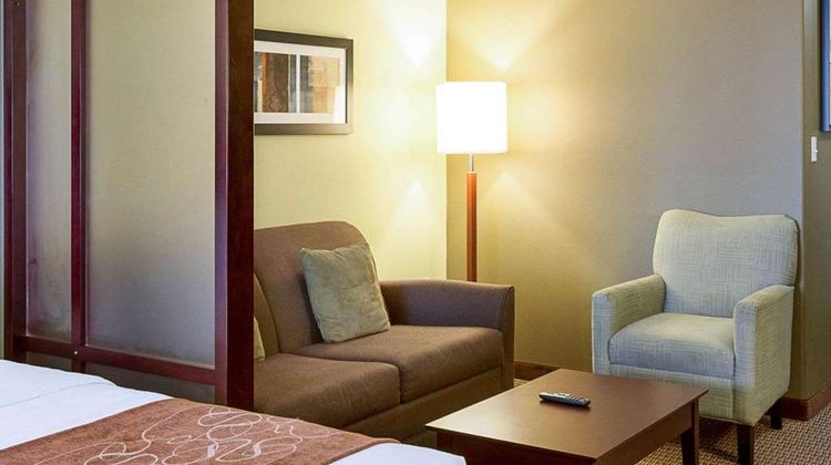 Comfort Suites Room