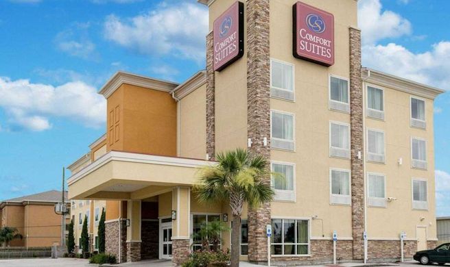 Comfort Suites Exterior
