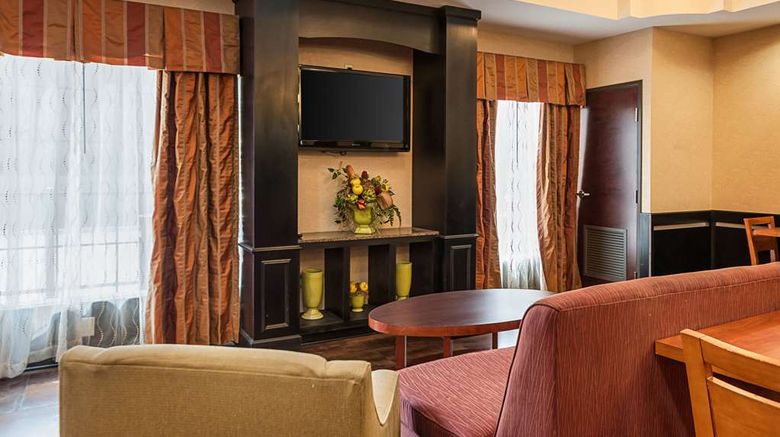 <b>Comfort Suites Restaurant</b>. Images powered by <a href="https://iceportal.shijigroup.com/" title="IcePortal" target="_blank">IcePortal</a>.