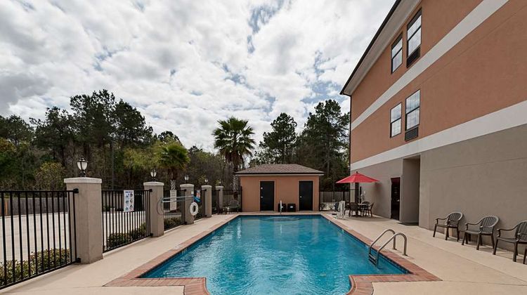 Comfort Suites Pool
